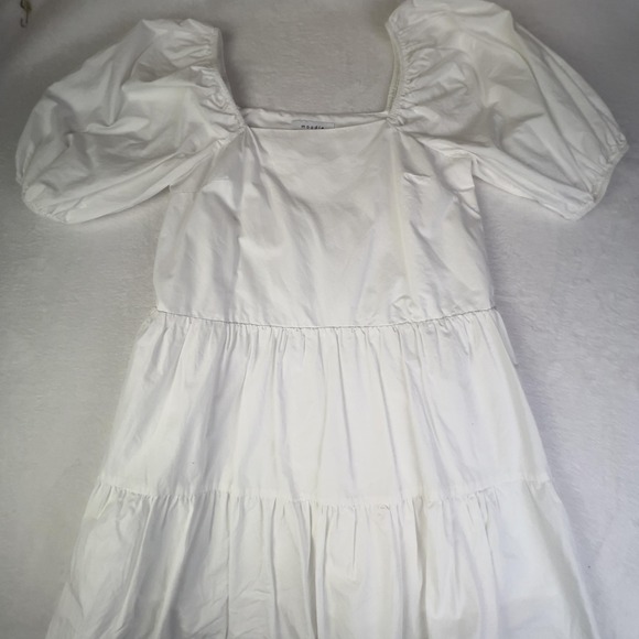 moodie Dresses & Skirts - Moodie Dress Womens Small White Puff Sleeve Square Neck Tiered Swing Casual